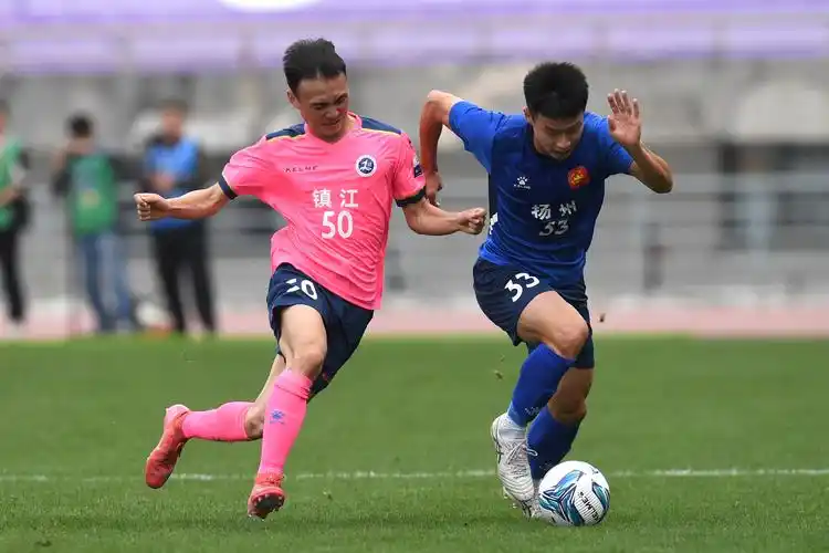 欧冠对决：AC米兰 VS 曼城